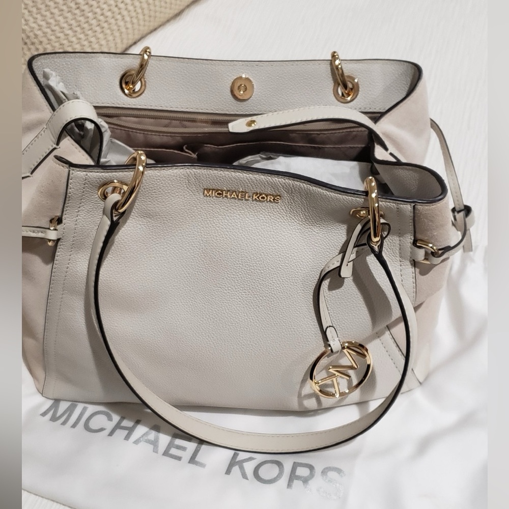 Michael Kors white purse with cream on sides